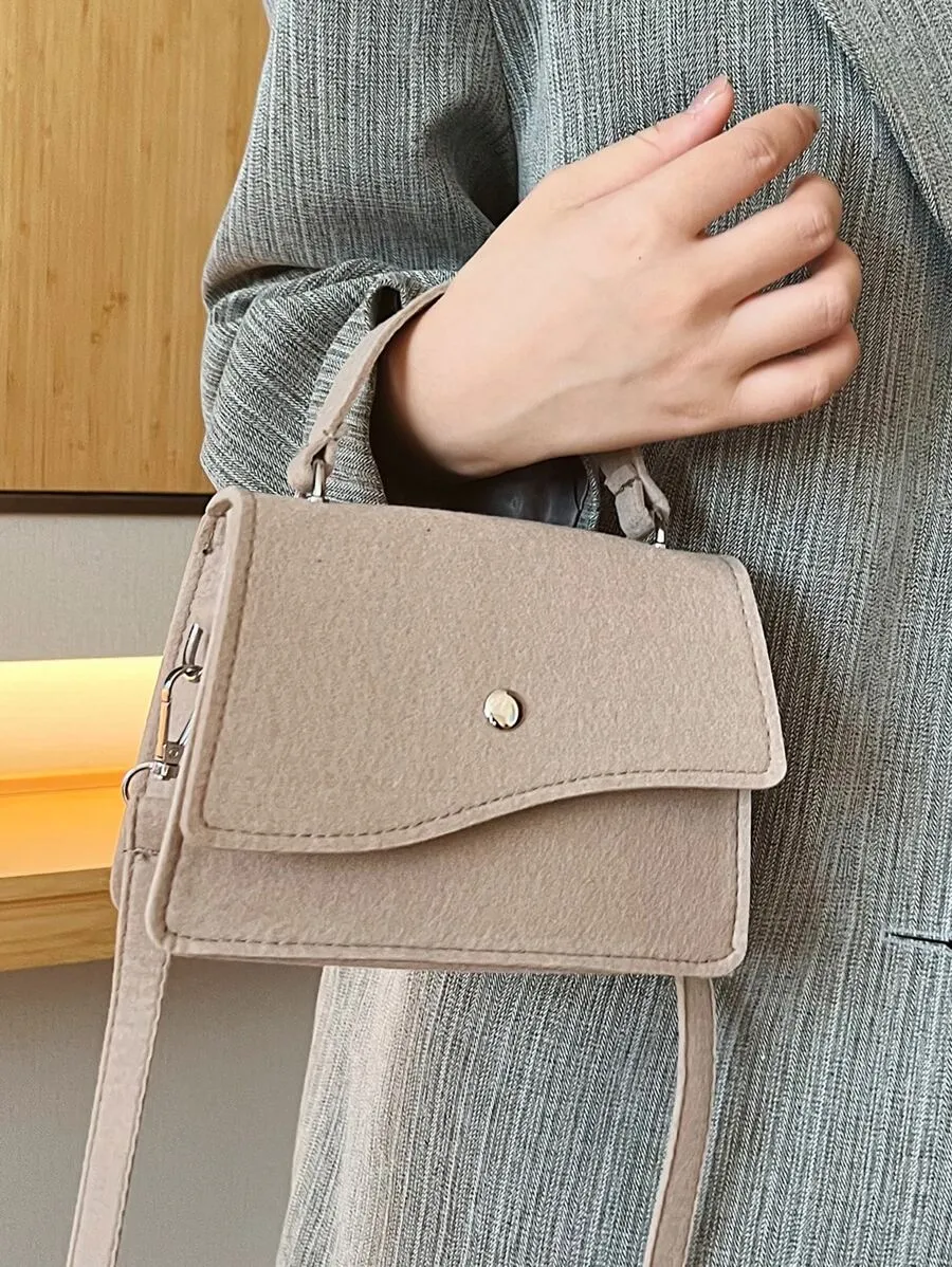 14911 1c-028 Bolsa cuadrada mini con solapa fieltro